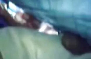 پورن جنسی شخص مخفیانه جاسوسی در سبزه قرار داده است که پاها
