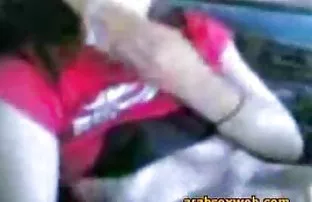 پورن جنسی با شور و شوق استمناء بر روی زمین