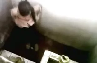 پورن جنسی شخص ساده و معصوم شیطان متقاعد یک دوست به انجام رابطه جنسی دهانی