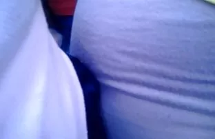 پورن جنسی مدل زیبا ترحم بر روی ریخته گری در زن سبک و جلف سوراخ است