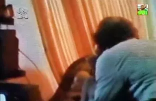 پورن جنسی دانش آموز روسی کار می کند به عنوان یک شلخته در خانه