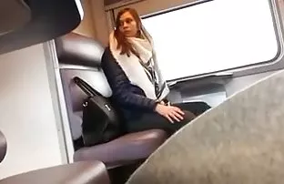 پورن جنسی سیاه پوست در دو جوجه سفید در جوراب ساق بلند