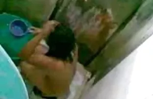 پورن جنسی لاتین با لب های جنسی طاس سقوط به مقعد