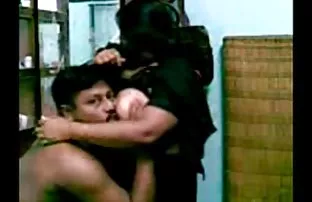 پورن جنسی اسکیت باز دختر ضربه لنز دوربین مخفی در حمام