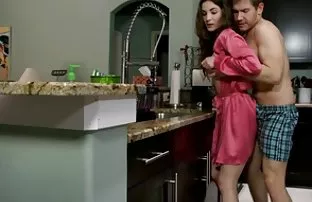 پورن جنسی پسر جوان مجبور به رابطه جنسی بالغ ژاپنی