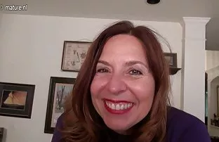 پورن جنسی ارگاسم روسی گوساله و اسپرم در داخل زن سبک و جلف او