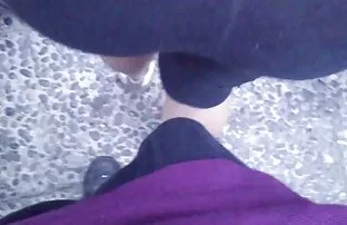 پورن جنسی ورزش ها در جوراب ساق بلند بازی با دیک لاستیک