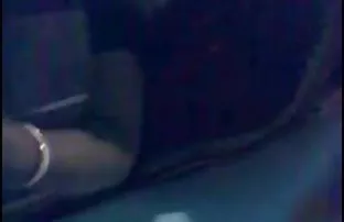پورن جنسی پشت صحنه برهنه دختر بلند و باریک در ساحل طرفدار برهنگی از طریق دوربین