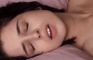 پورن جنسی وابسته به عشق شهوانی عکس بیدمشک سبزه در نزدیکی برکه