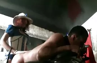 پورن جنسی باریک خرده نان به طور کامل بمکد بزرگ بشکه