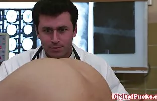 پورن جنسی نونوجوان لخت کن موافقت کرد به فاک با دوستان ثروتمند