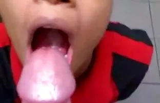 پورن جنسی سبزه دوست داشتنی توسط رودخانه
