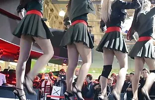 پورن جنسی دختر کوچولو به دو پر انرژی داده شد