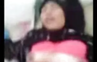 پورن جنسی دنی یک مربی در ورزشگاه ساخته شده