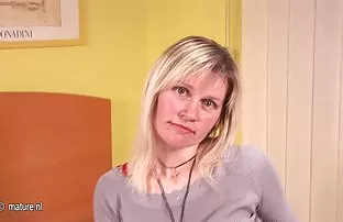 پورن جنسی یک جوجه در چت و مقعد او را برداشت