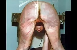 پورن جنسی شخص ساده و معصوم سکسی دروغ بر روی تخت و سرگرم با زن سبک و جلف تراشیده